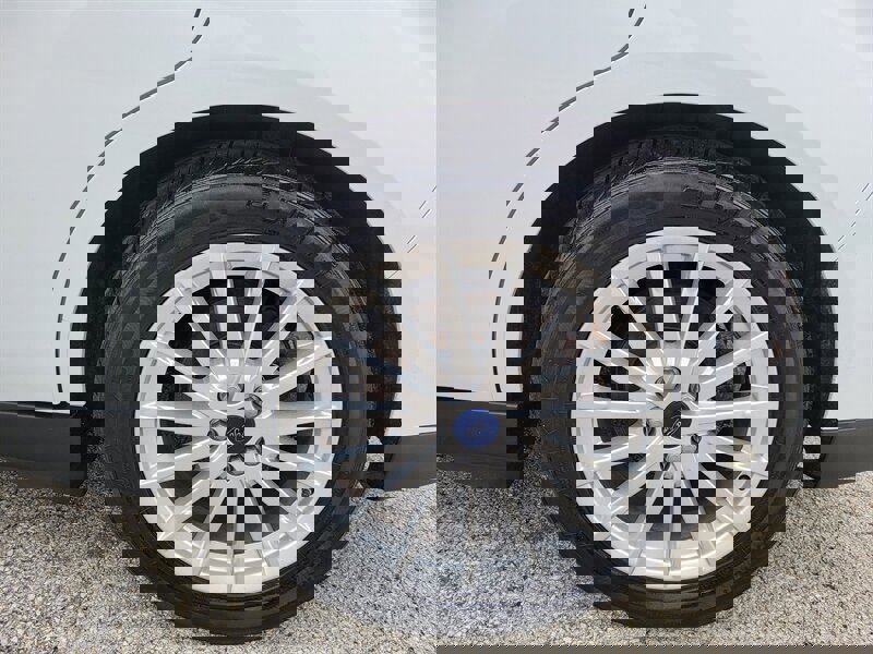 Used 2015 Ford C-MAX SE w/ Interior Protection Package image 29