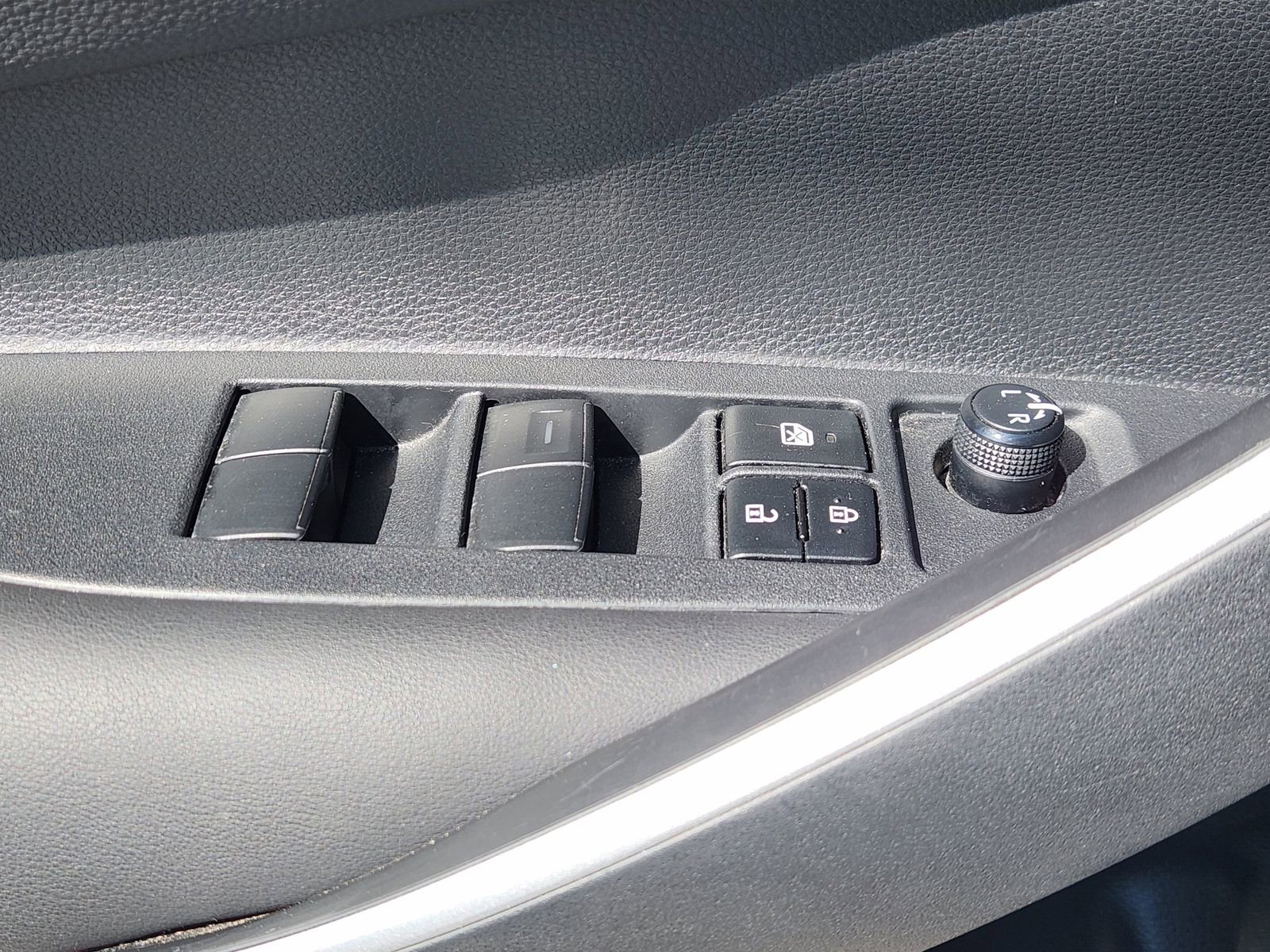 Used 2023 Toyota Corolla SE image 28