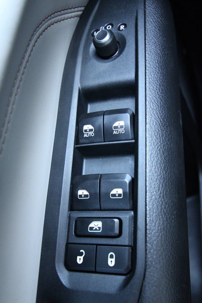 Used 2025 Jeep Compass Limited AWD/4WD image 23