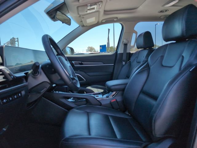 Used 2025 Kia Telluride S image 13