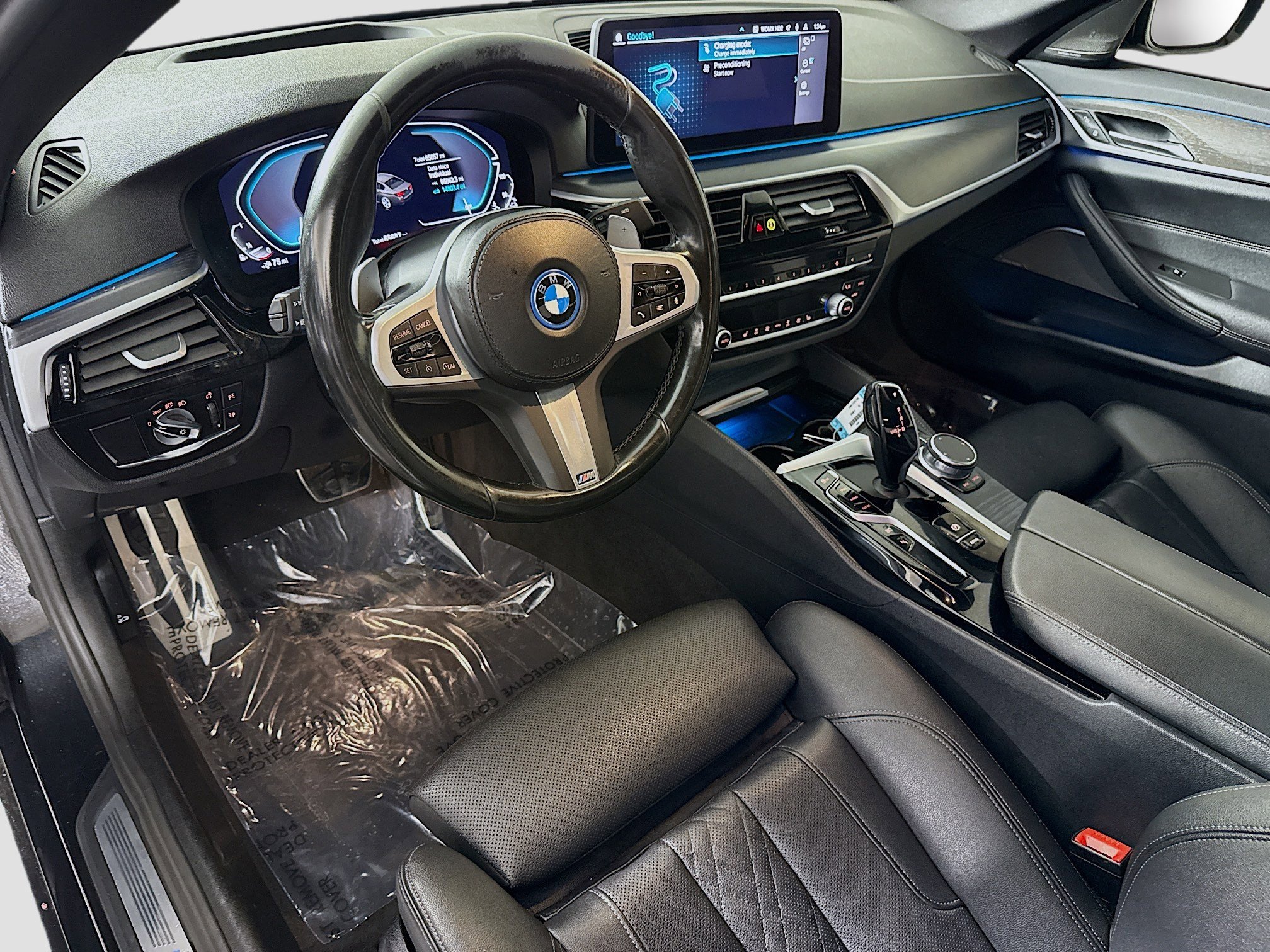 Used 2023 BMW 530e w/ M Sport Package image 23