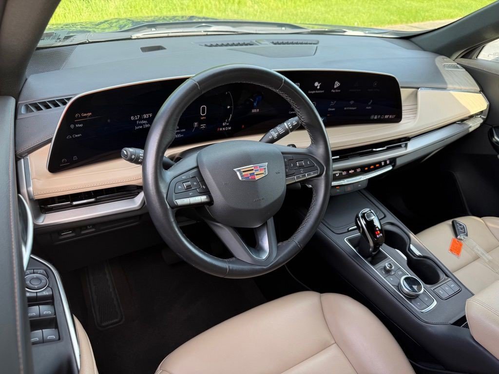 Certified 2025 Cadillac XT4 Premium Luxury FWD image 4