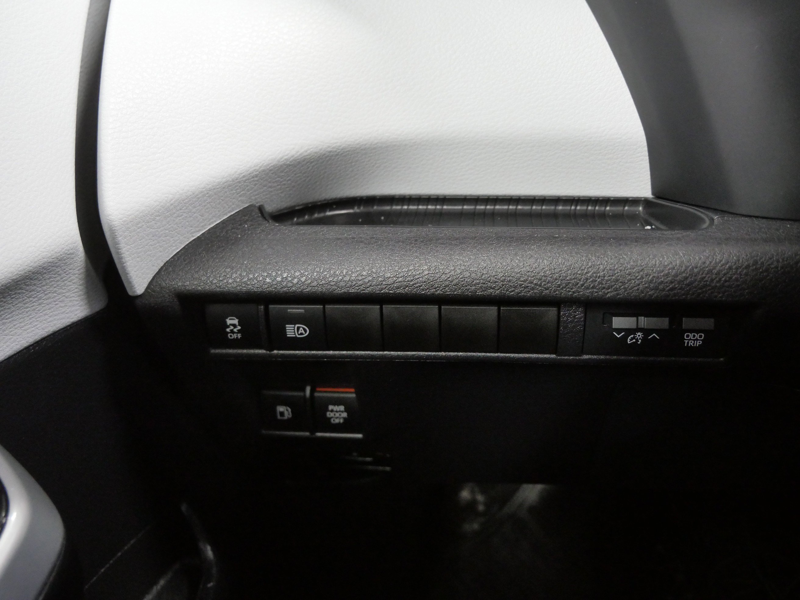 Certified 2025 Toyota Sienna XSE image 25