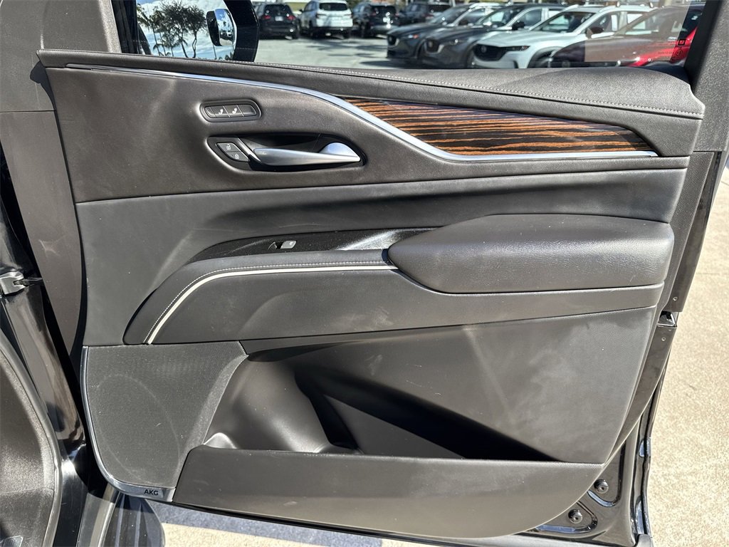 Used 2023 Cadillac Escalade Luxury image 43