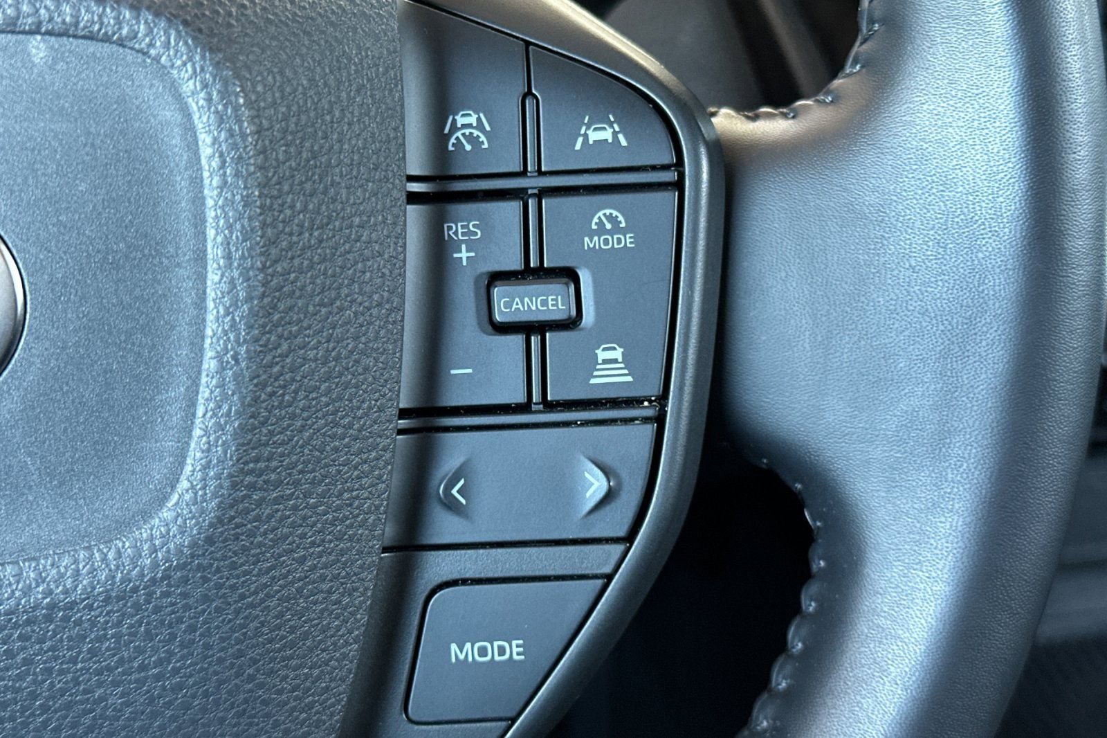 Used 2023 Toyota Prius LE image 28