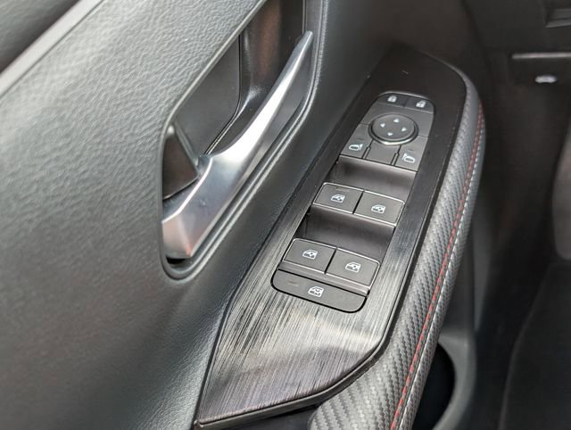 Used 2025 Nissan Kicks SR image 33