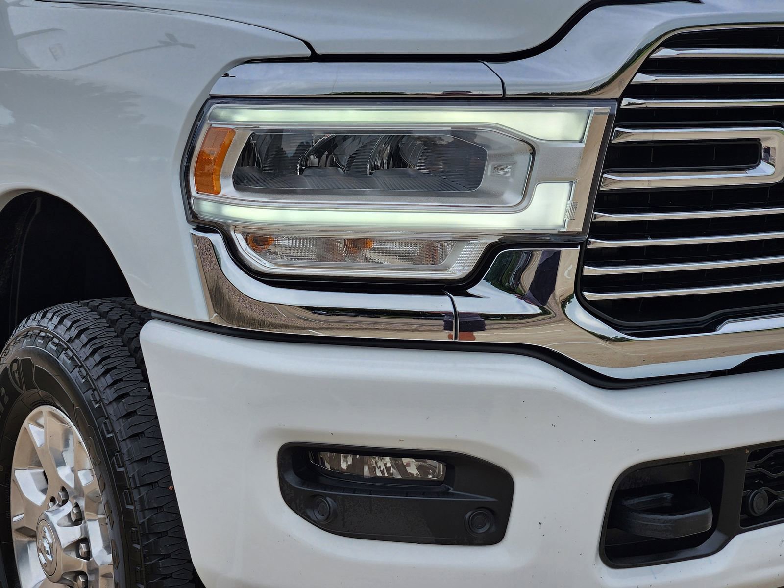 Used 2023 RAM 2500 Laramie AWD/4WD image 8