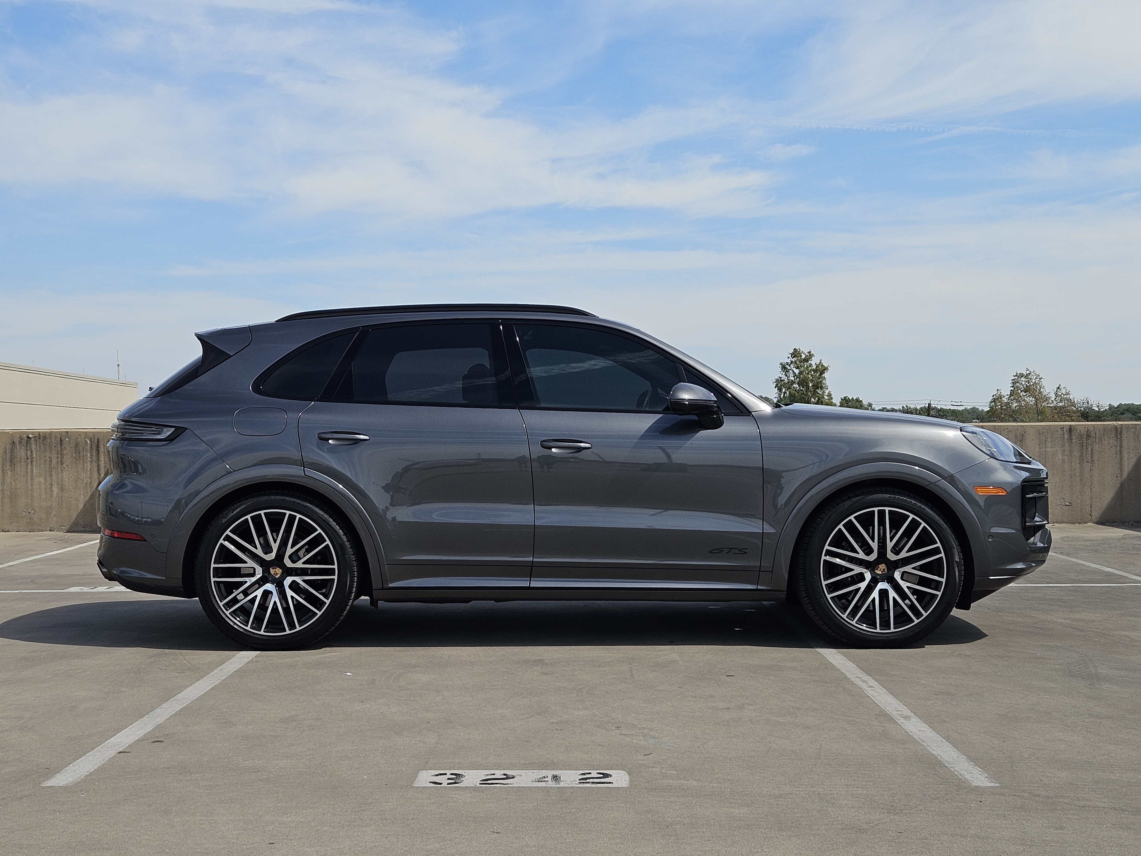 Certified 2025 Porsche Cayenne GTS AWD/4WD image 9