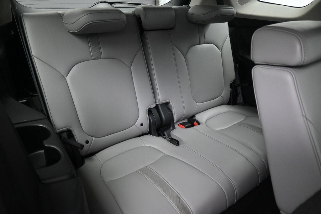 Certified 2024 Honda Pilot Touring image 27