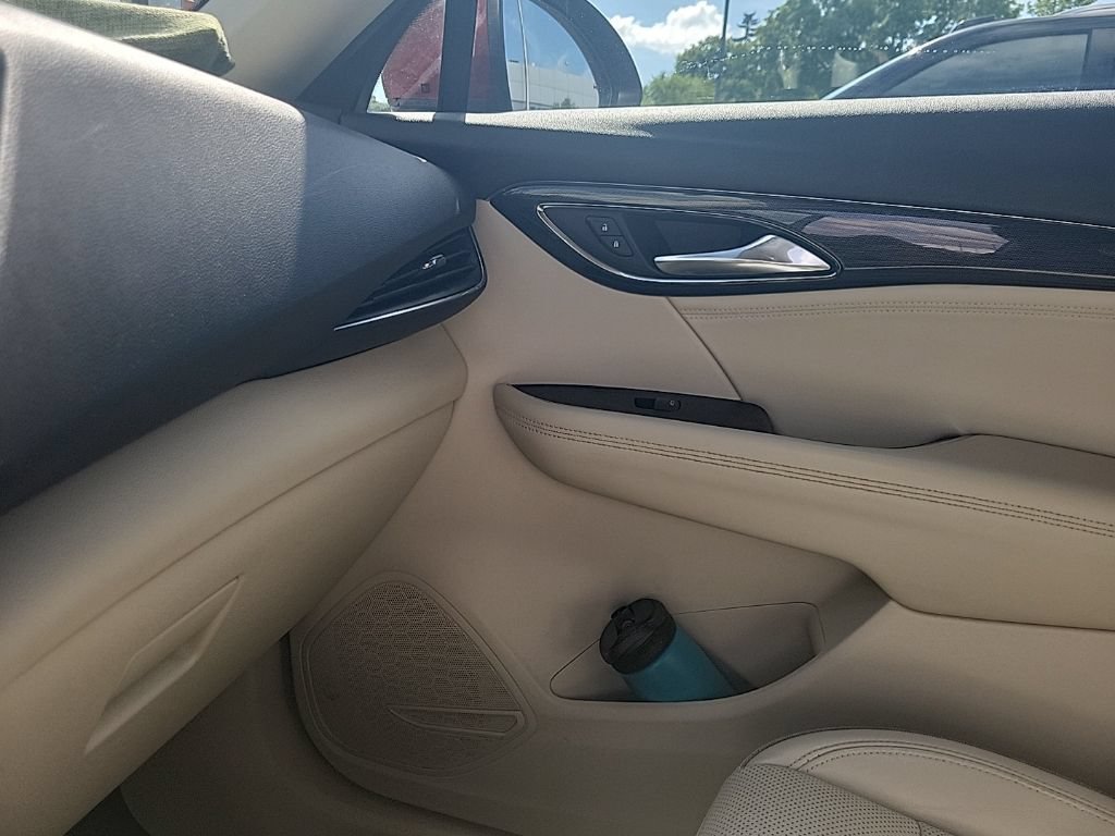 Used 2021 Buick Envision Essence FWD image 36