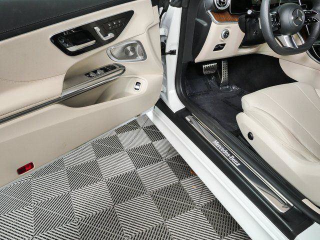 Used 2024 Mercedes-Benz CLE 300 4MATIC Cabriolet image 8