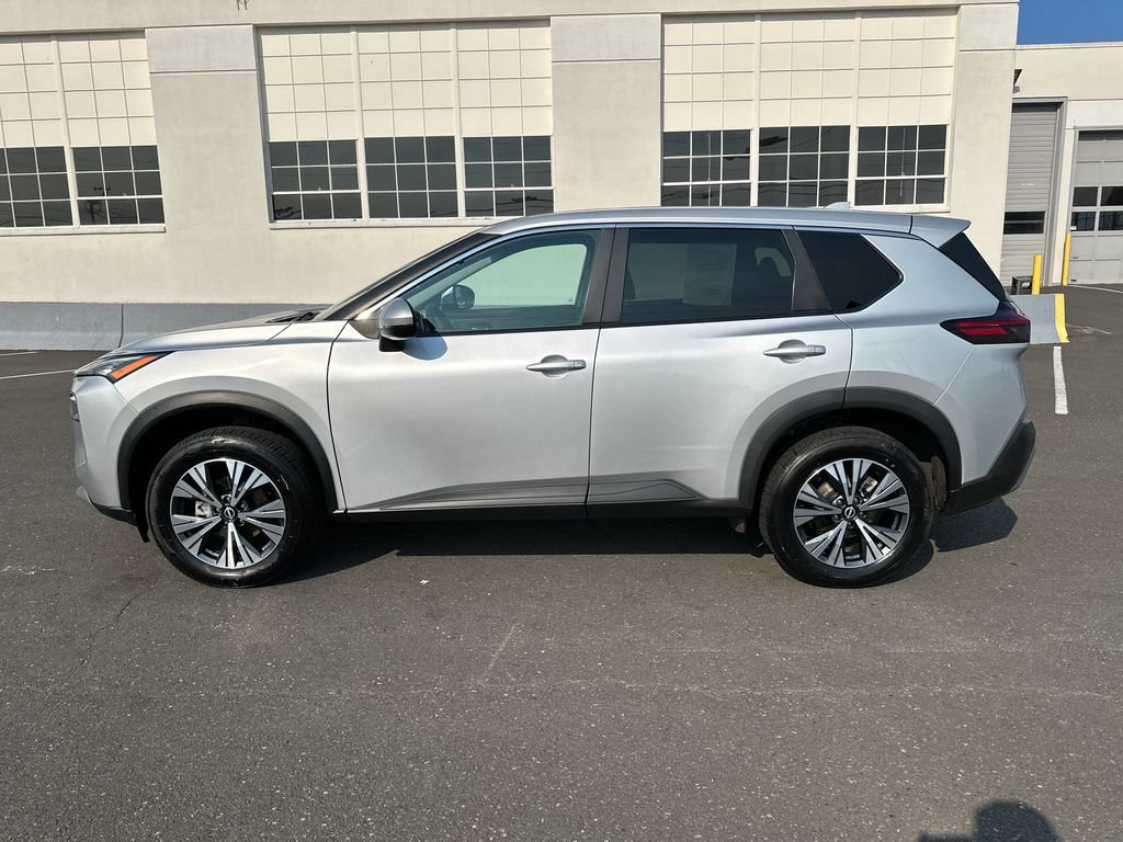 Used 2022 Nissan Rogue SV AWD/4WD image 3