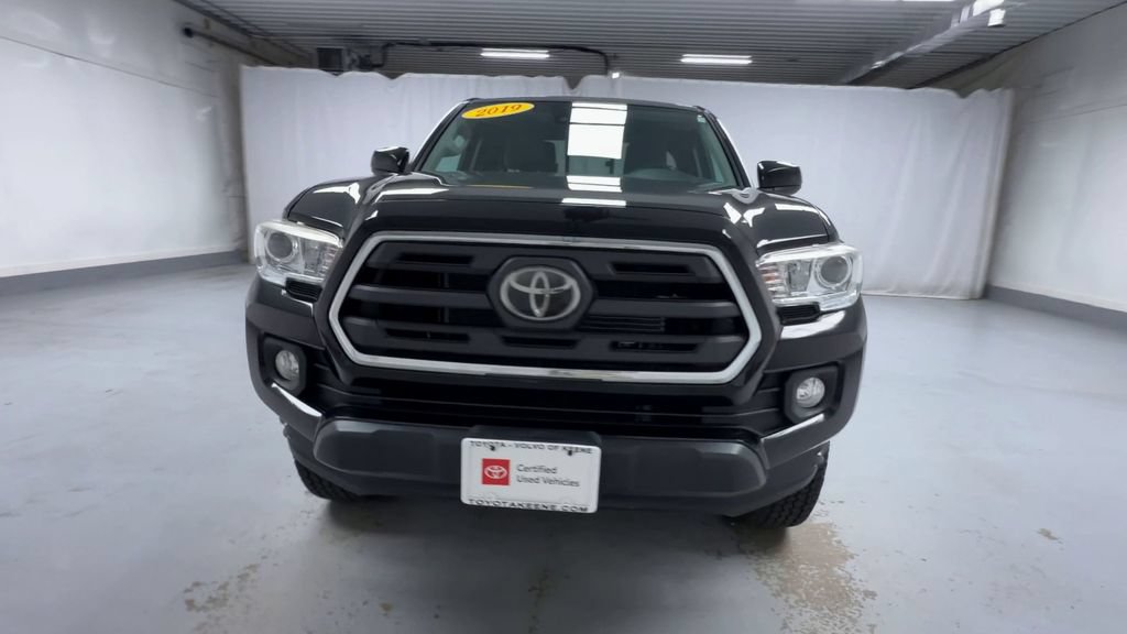 Certified 2019 Toyota Tacoma SR5 AWD/4WD image 3
