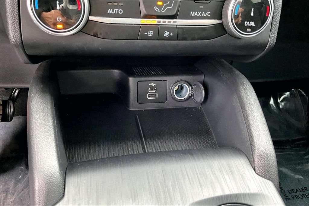 Used 2025 Ford Escape ST-Line AWD/4WD image 33