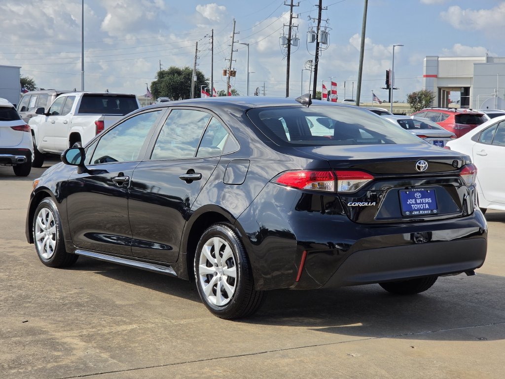 Used 2026 Toyota Corolla LE FWD image 7