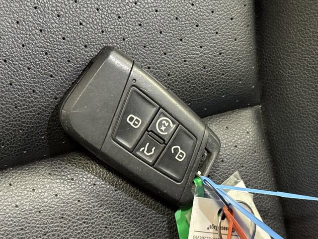 Used 2020 Volkswagen Atlas Cross Sport SEL image 27