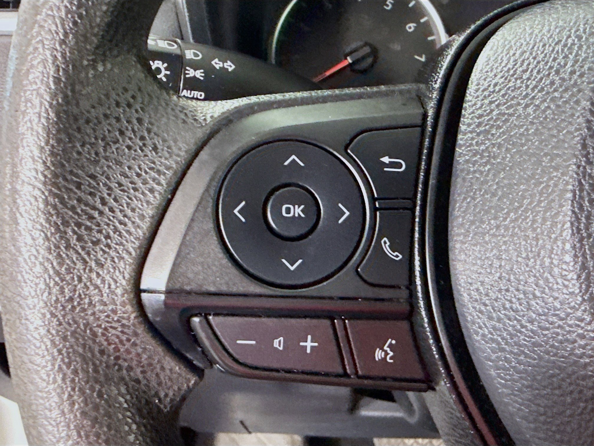 Used 2022 Toyota RAV4 XLE image 14