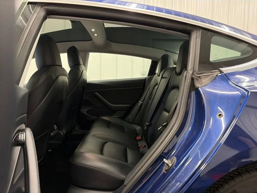 Used 2020 Tesla Model 3 Standard Range RWD image 13
