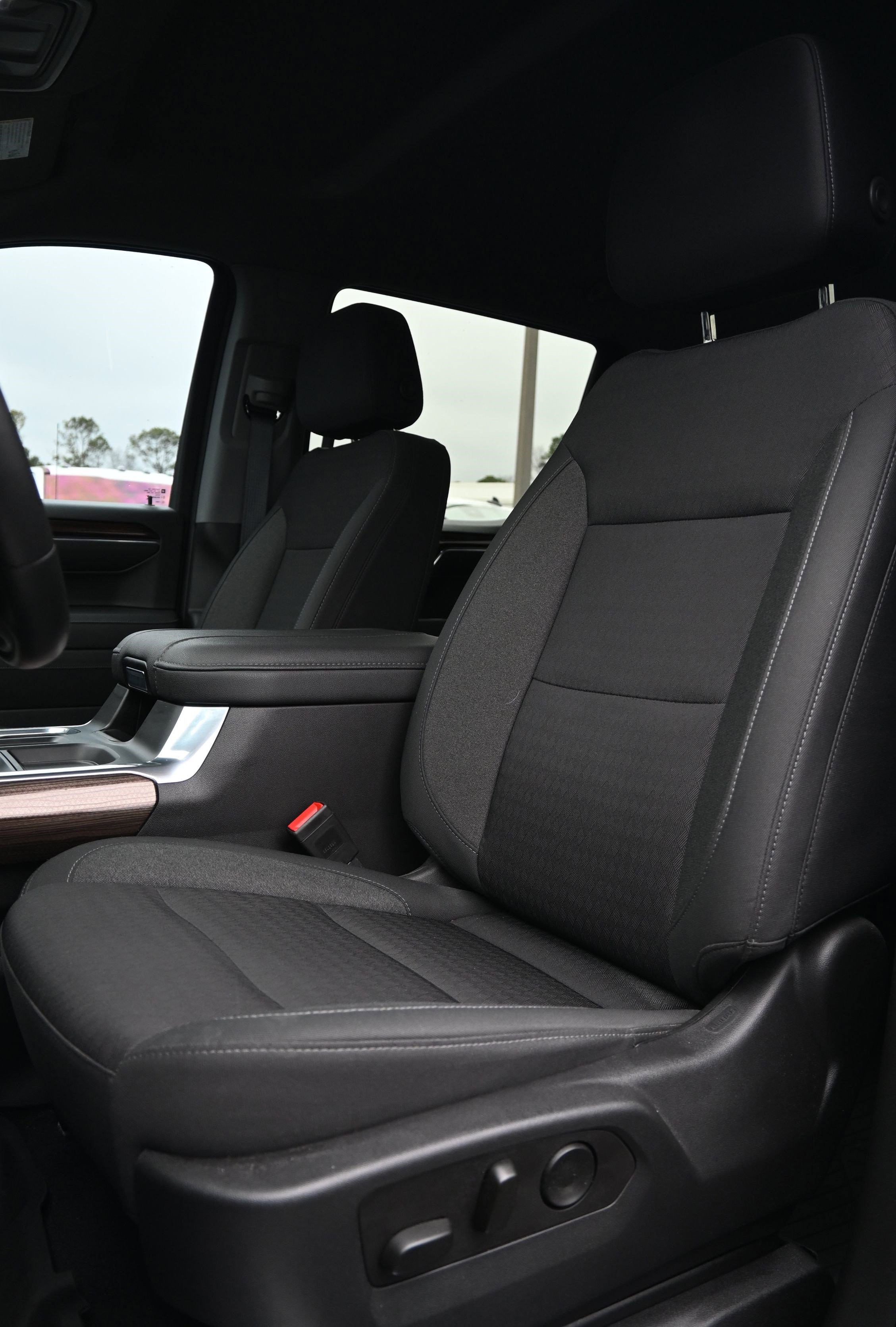 Used 2023 Chevrolet Silverado 1500 LT Trail Boss w/ Protection Package image 17