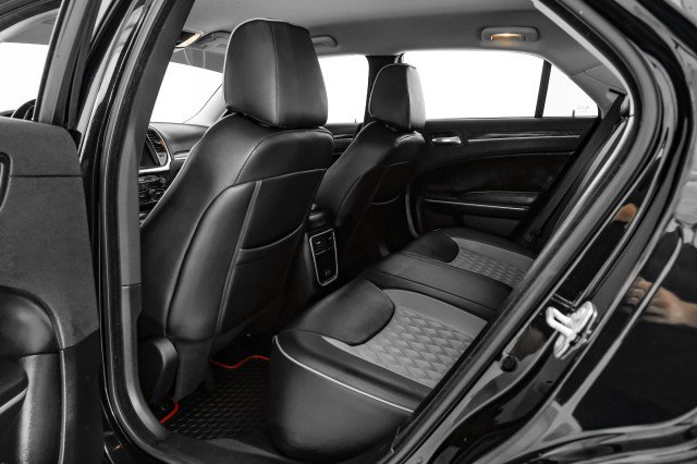 Used 2022 Chrysler 300 Touring w/ Sport Appearance Package image 36