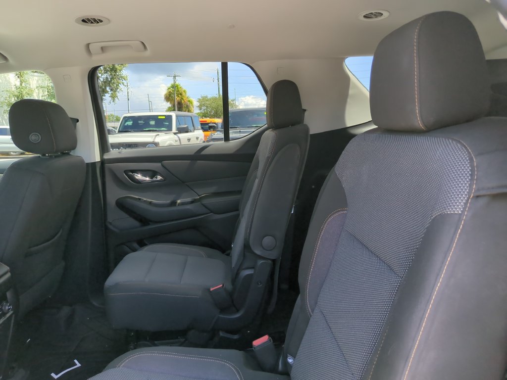 Used 2020 Chevrolet Traverse LT FWD image 20