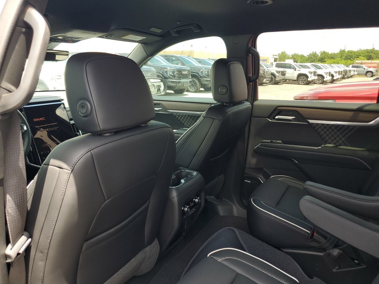New 2026 GMC Acadia Denali w/ Super Cruise Package FWD image 10