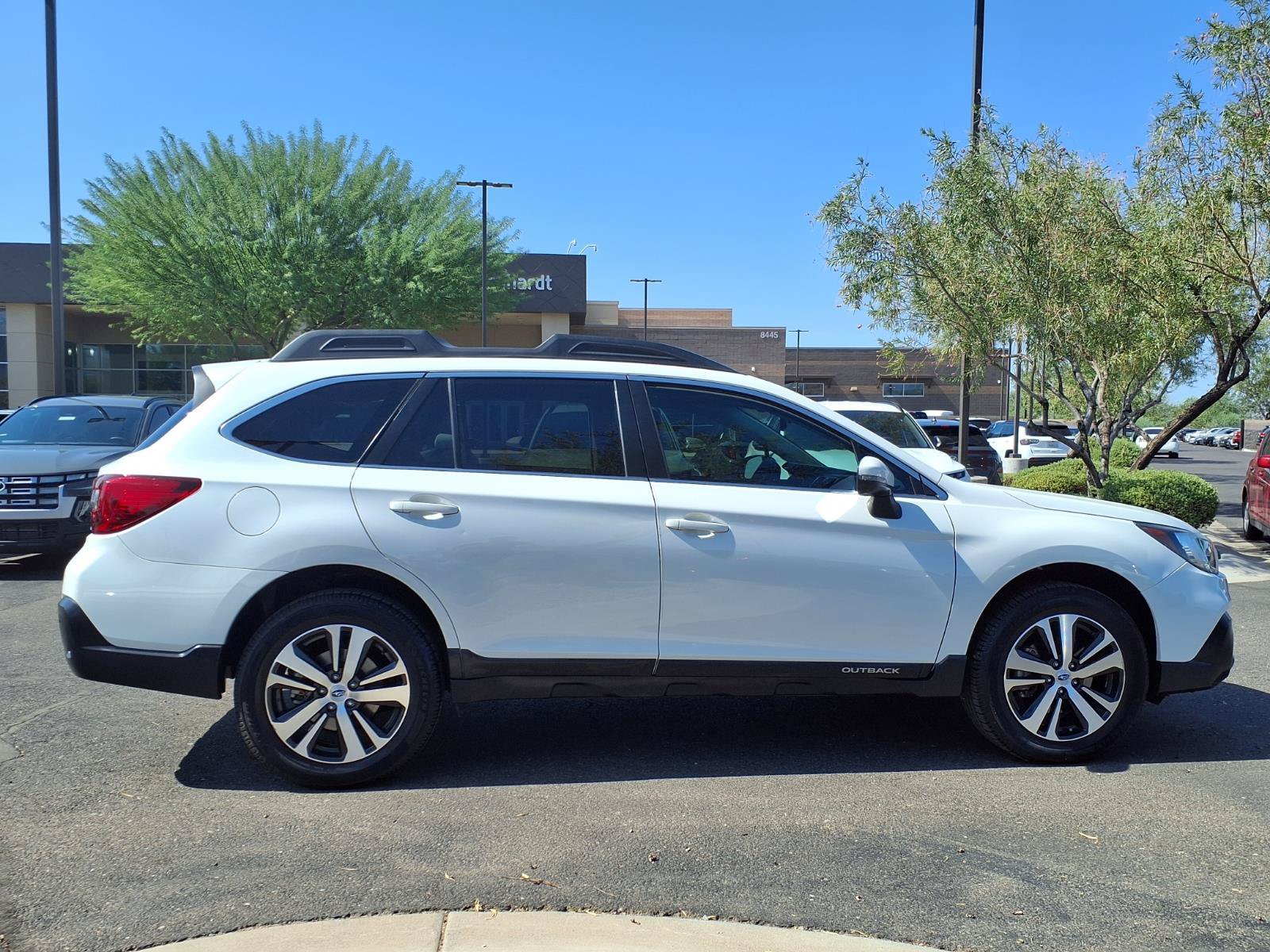 Used 2019 Subaru Outback 3.6R Limited AWD/4WD image 7