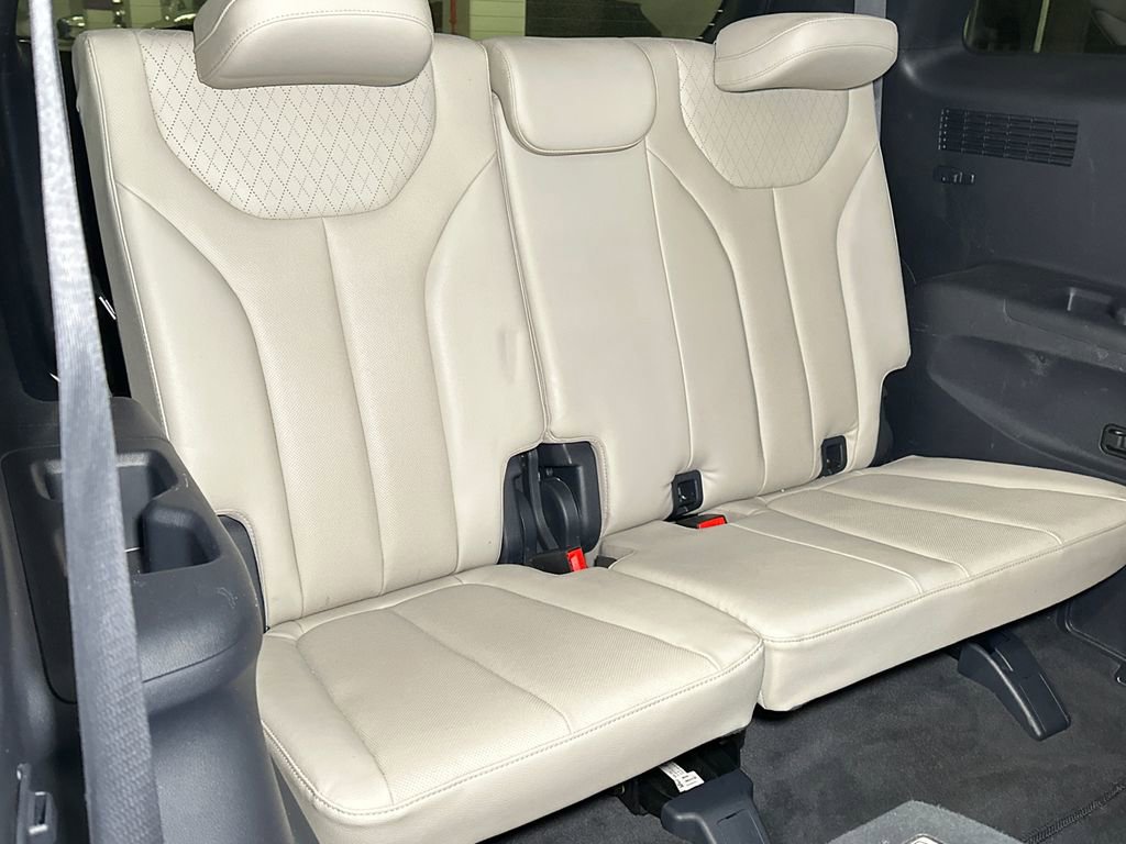 Used 2021 Hyundai Palisade SEL w/ Premium Package image 15
