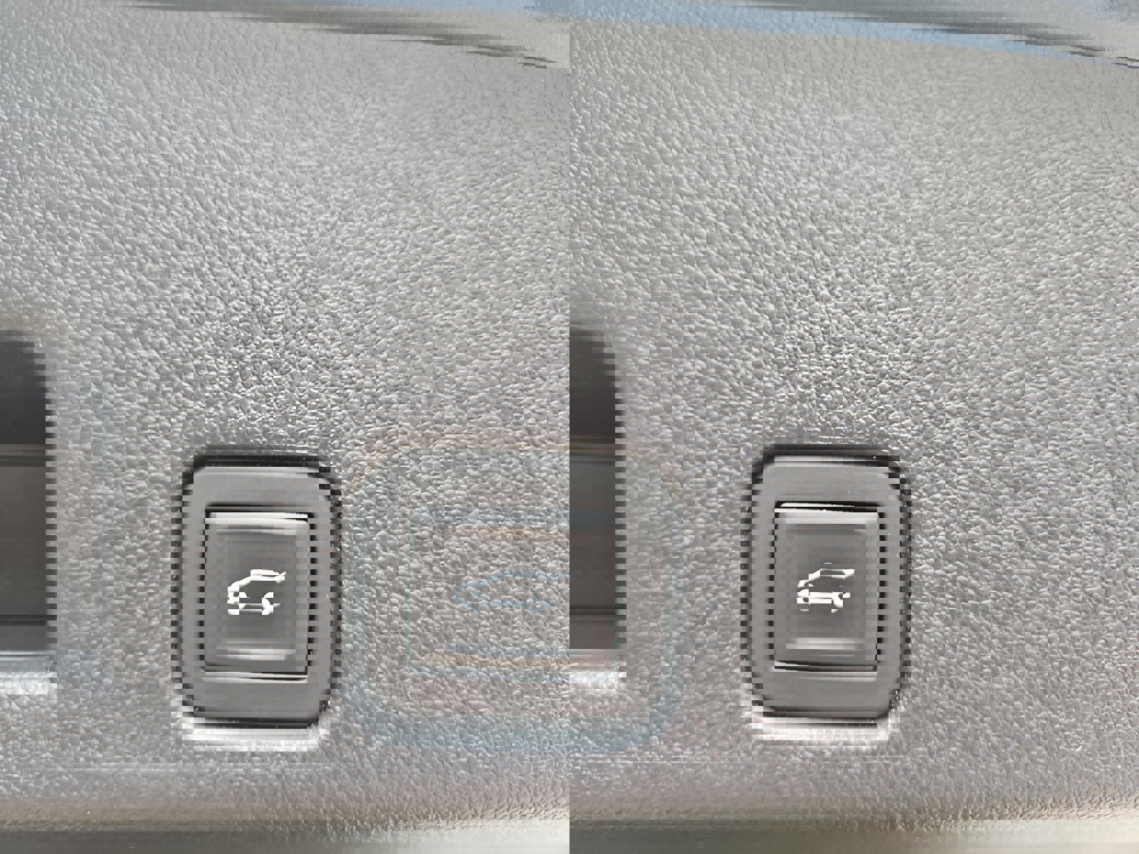 Used 2025 Chevrolet Traverse LT image 23