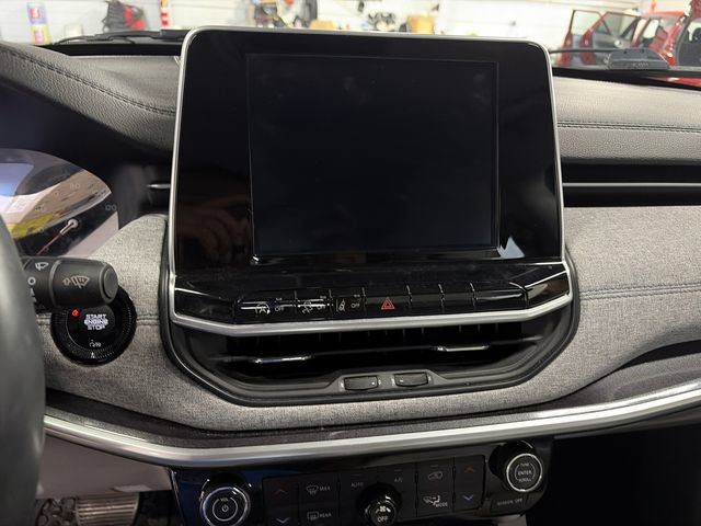 Used 2022 Jeep Compass Latitude w/ Convenience Group image 14