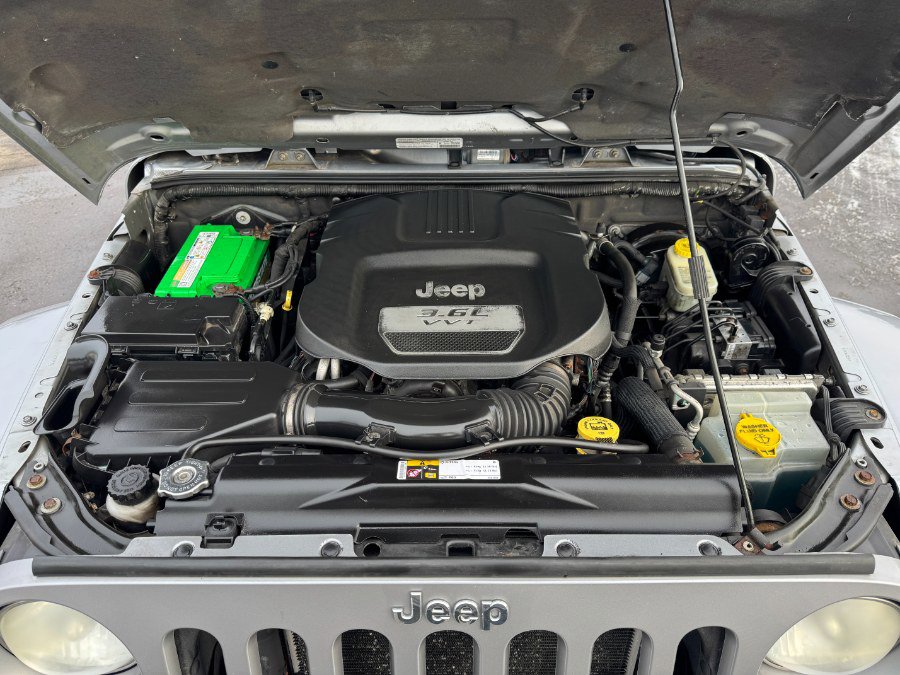 Used 2013 Jeep Wrangler Unlimited Sahara w/ Connectivity Group image 23