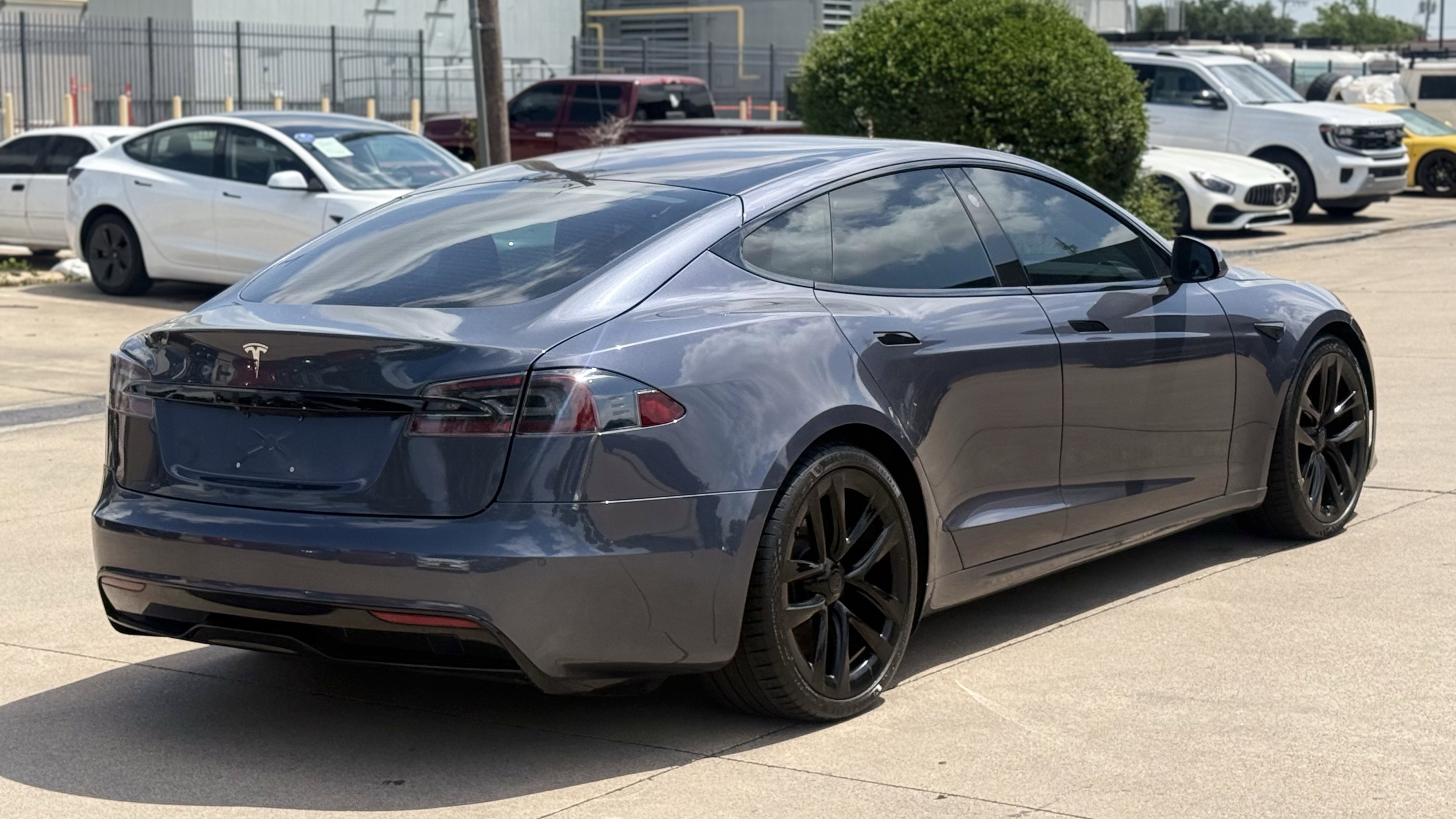 Used 2022 Tesla Model S AWD/4WD image 11