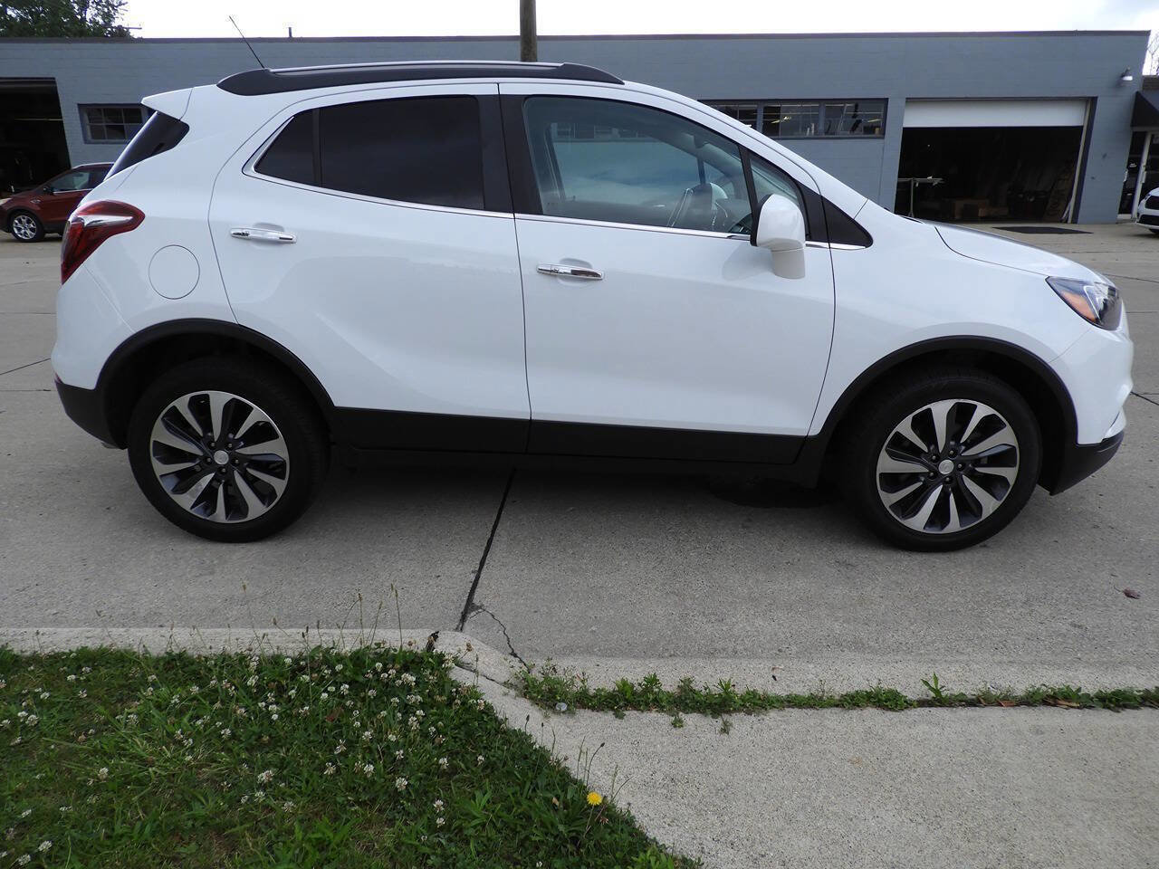 Used 2021 Buick Encore Preferred AWD/4WD image 10