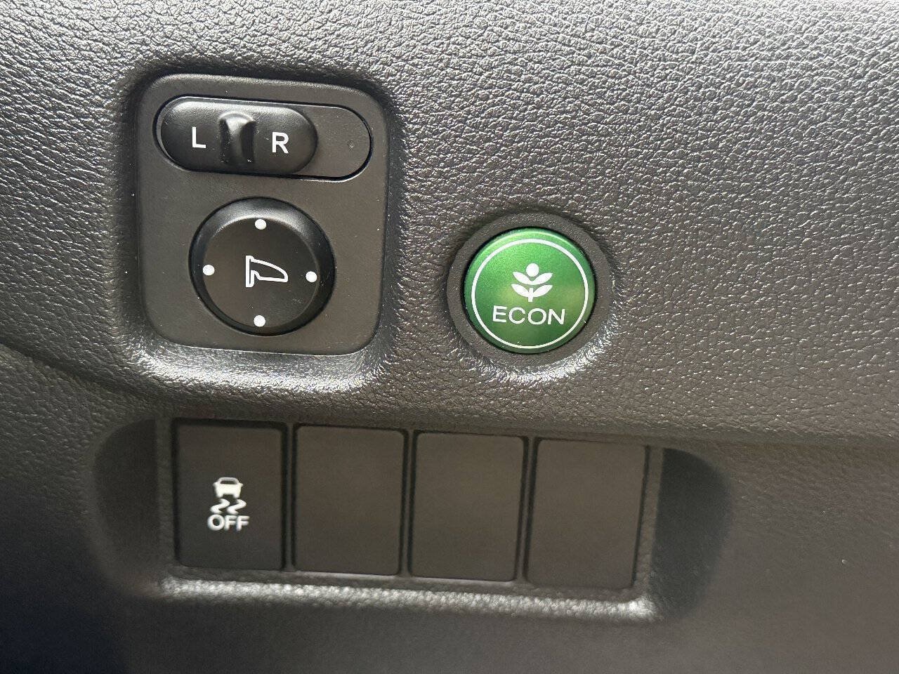 Used 2017 Honda Pilot EX-L image 11