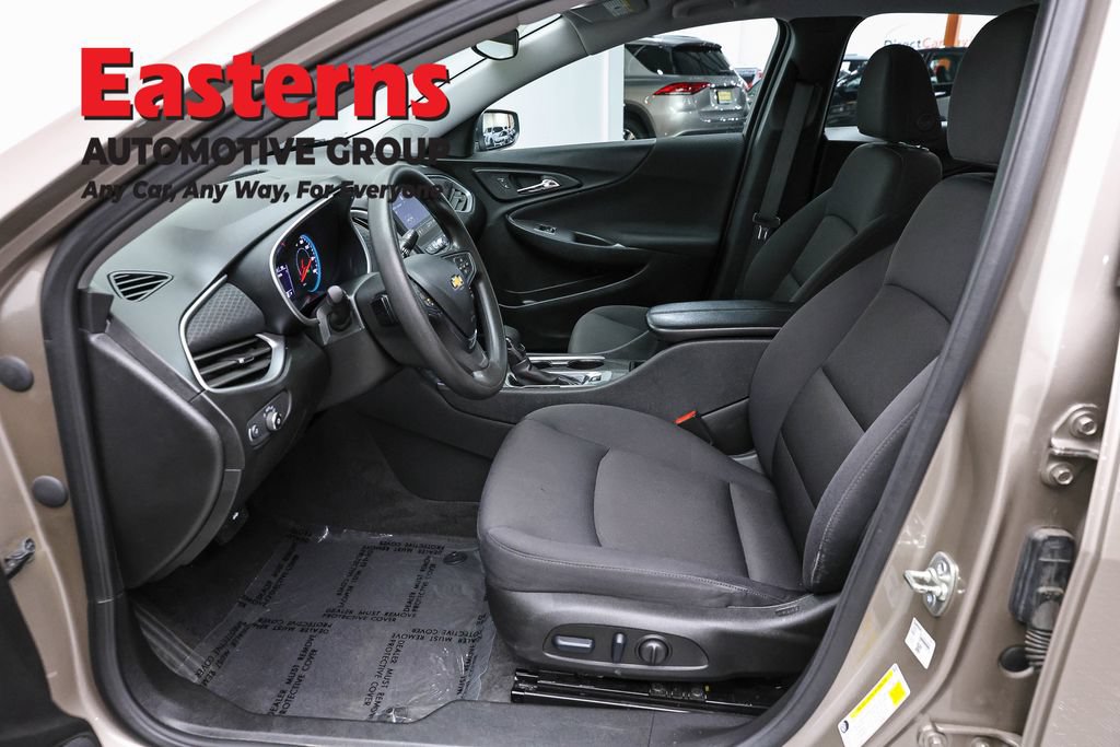 Used 2025 Chevrolet Malibu LT FWD image 14