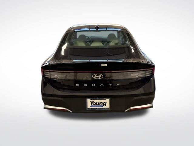 Used 2025 Hyundai Sonata SE image 6