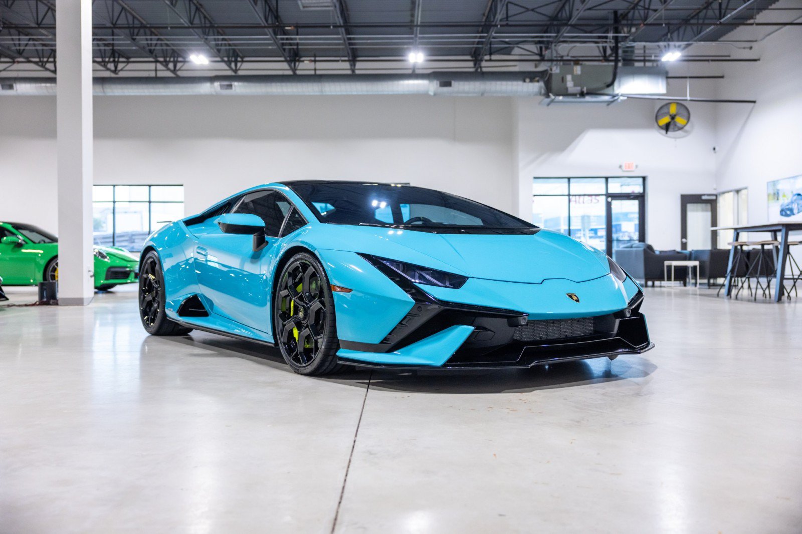 Used 2024 Lamborghini Huracan Tecnica RWD image 3