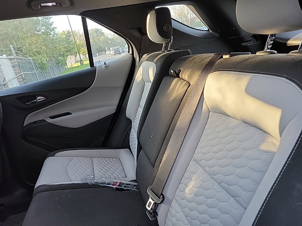 Used 2018 Chevrolet Equinox LS FWD image 12