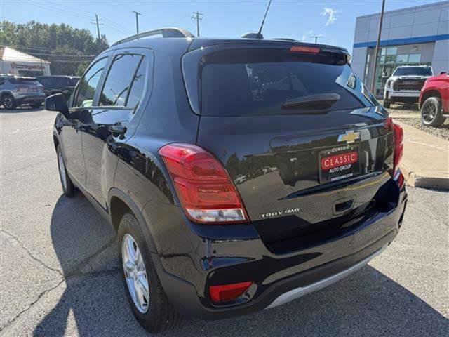 Certified 2022 Chevrolet Trax LT w/ LT Convenience Package image 4