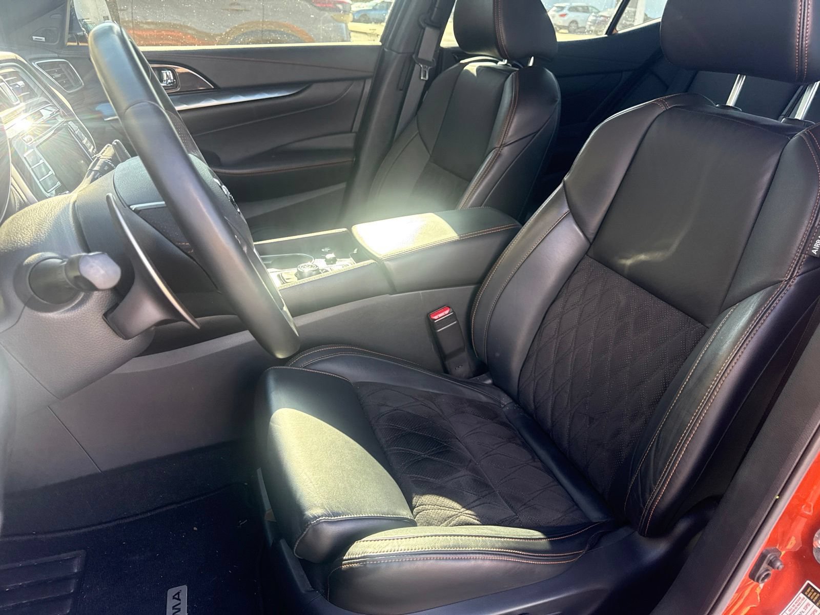 Used 2022 Nissan Maxima SR w/ Sport Mat Group FWD image 10