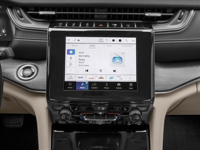 New 2025 Jeep Grand Cherokee Altitude RWD image 7