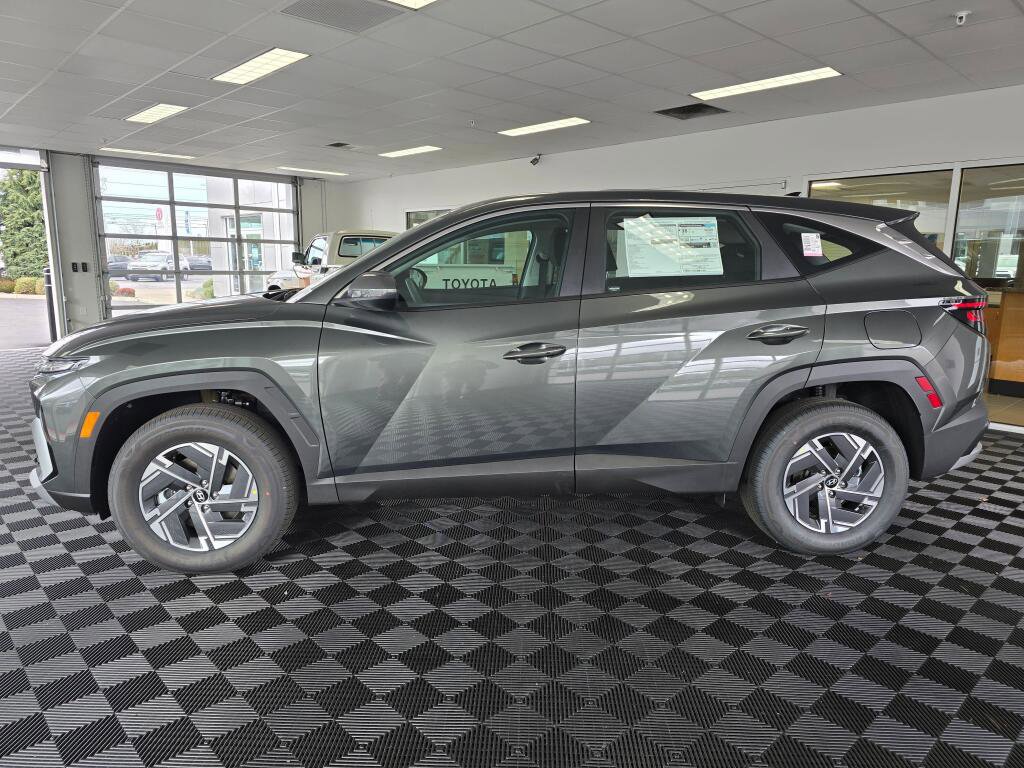 New 2026 Hyundai Tucson Blue SE image 7