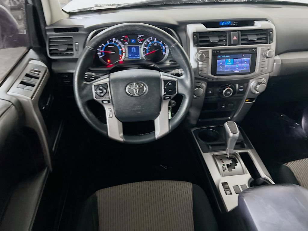 Used 2015 Toyota 4Runner SR5 AWD/4WD image 18
