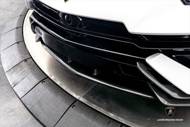 Used 2023 Lamborghini Urus Performante AWD/4WD image 10