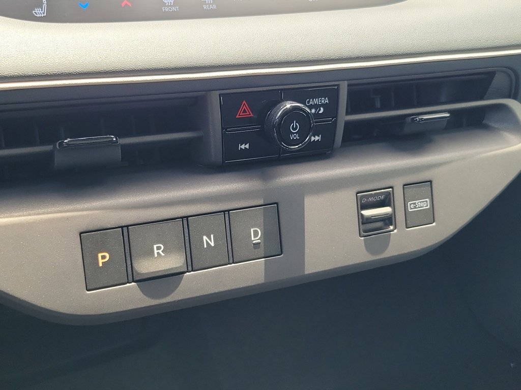 New 2026 Nissan Leaf Platinum+ FWD image 13