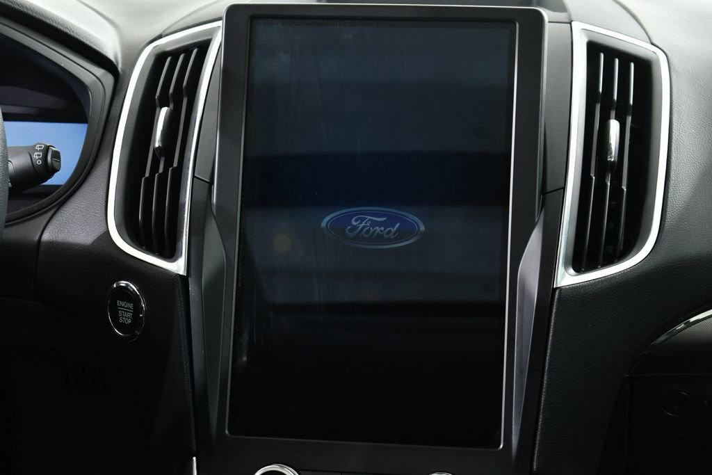 Used 2024 Ford Edge Titanium w/ Equipment Group 301A image 9