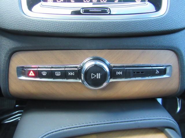 Used 2025 Volvo XC90 T8 Plus w/ Protection Package Premier image 45