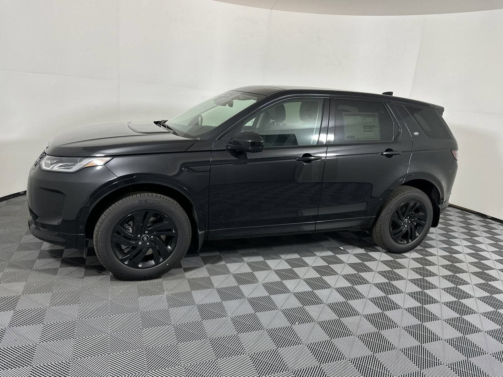 Used 2025 Land Rover Discovery Sport S AWD/4WD image 2