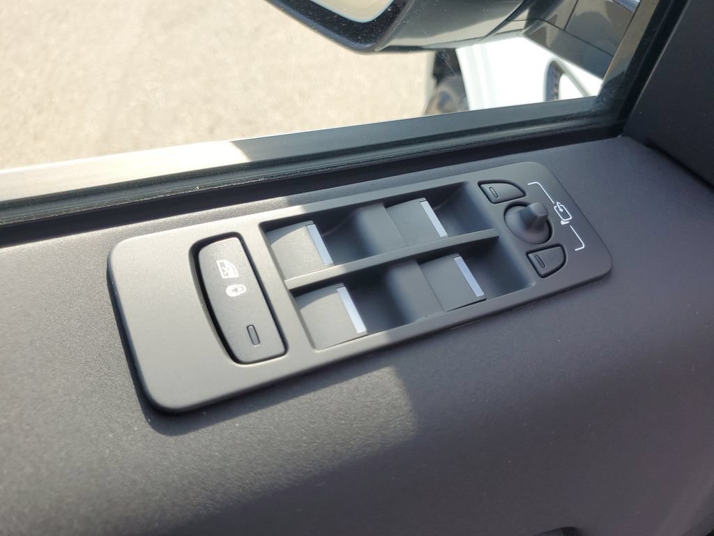 Used 2025 Land Rover Discovery Sport S AWD/4WD image 8