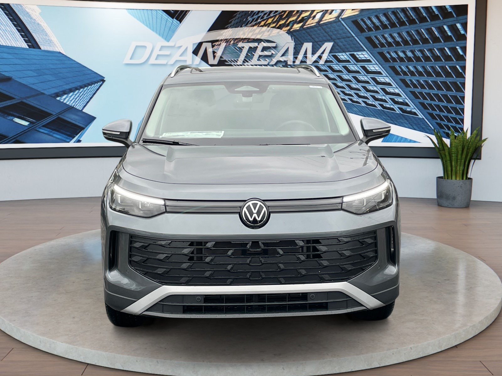 New 2026 Volkswagen Tiguan SE AWD/4WD image 2